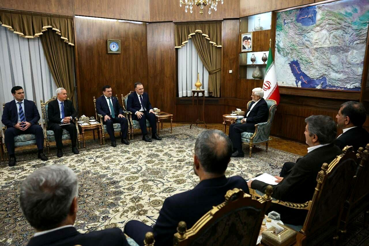 عارف: اقتصاد ایران و تاجیکستان می تواند مکمل یکدیگر باشد