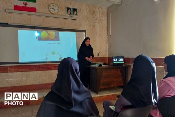 برگزاری جشنواره همیار معلم در بهارستان‌دو