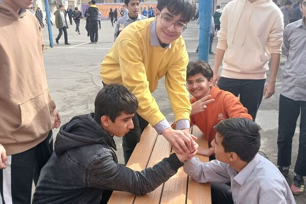 حضور پرشور دانش آموزان ناحیه دو شهرری در برنامه‌های متنوع دهه فجر و جشن انقلاب