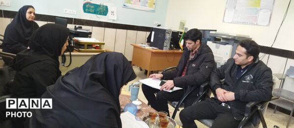 بازدید کارشناس بهداشت از دبیرستان مادر مهربان خلیل آباد