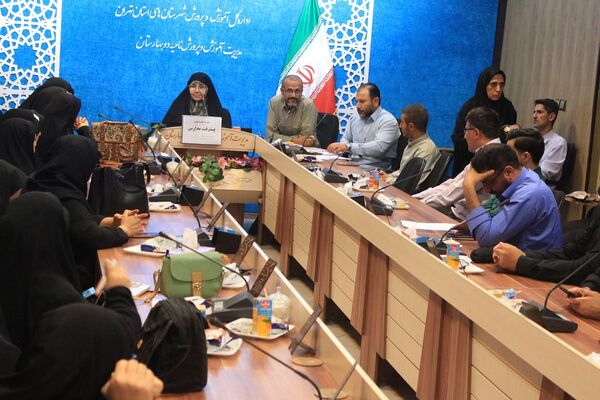 برگزاری نشست بصیرتی جهاد تبیین پیشرفت مدارس در بهارستان‌دو