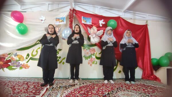 جشن دهه کرامت در دبستان شاهد حاج تقی آقا بزرگ مشهد