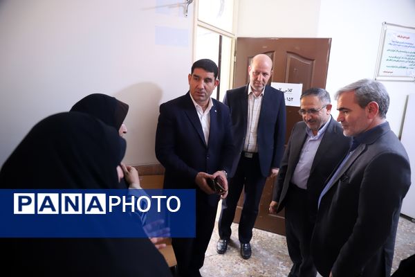 بازدید معاون حقوقی و امور مجلس وزیر آموزش و پرورش از حوزه ارزیابی پذیرفته شدگان کیفیت‌بخشی در آموزشگاه عفتیه تبریز