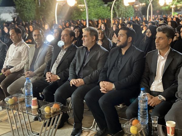 هفته‌ای برای ستایش دانایی؛ جشن معلمان در تالار ملک برگزار شد