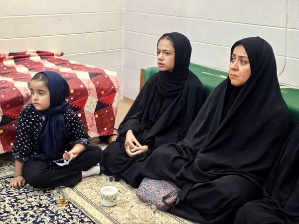 ادای احترام خبرنگاران پانا به مقام شهید جلال اقبال در چهل وششمین دیدار با خانواده شهدا