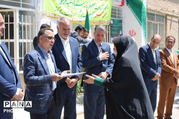 زنگ سپاس معلم در فاروج به صدا در آمد 