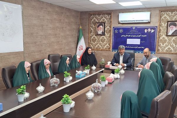 اجرای سرود به مناسبت هفته وحدت و میلاد نبی اکرم (ص) در اداره آموزش و پرورش پردیس 