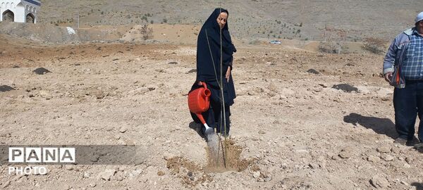 روز درختکاری در شهرکرد 