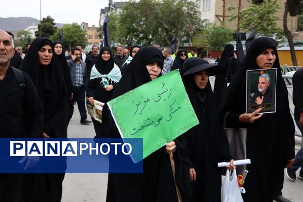 سیل خروشان زائران و مجاوران رضوی در مراسم تشییع پیکر شهدای خدمت