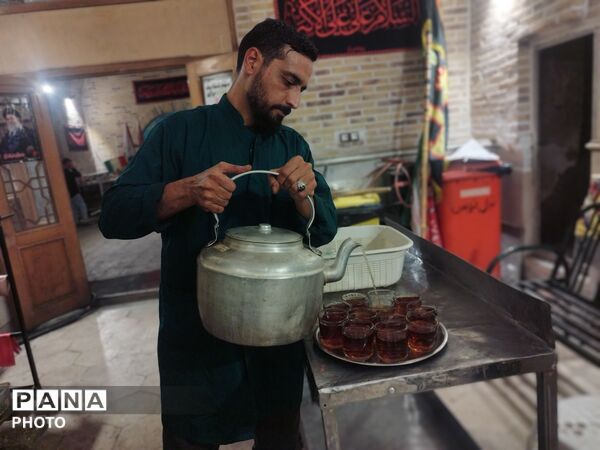 قاب پانا میزبان چای، چایخانه حضرت زهرا (س) در صد و چهل و چهارمین شب 