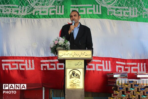 جشن شکوفه‌ها در دبستان کشاورز با استقبال ویژه از کلاس‌اولی‌ها