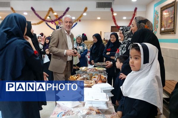 برگزاری جشنواره غذا در آموزشگاه الهام ناحیه دو شهرری 
