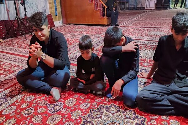 هیئت  زنجیر زنی و عزاداری اباعبدالله الحسین علیه السلام  بار درشب هفتم محرم  