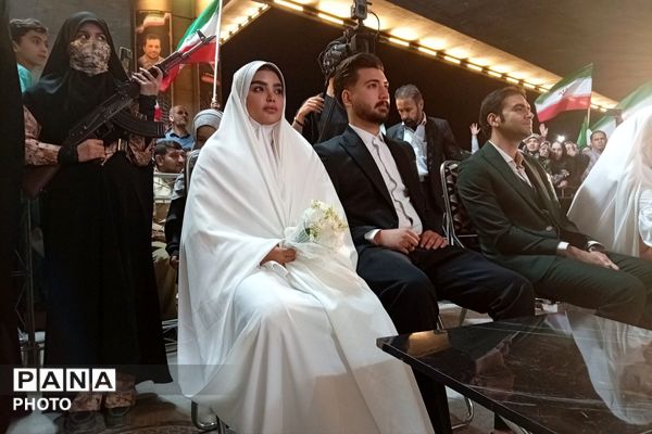 جشن ازدواج ۱۴ زوج جوان در میدان معلم شیراز