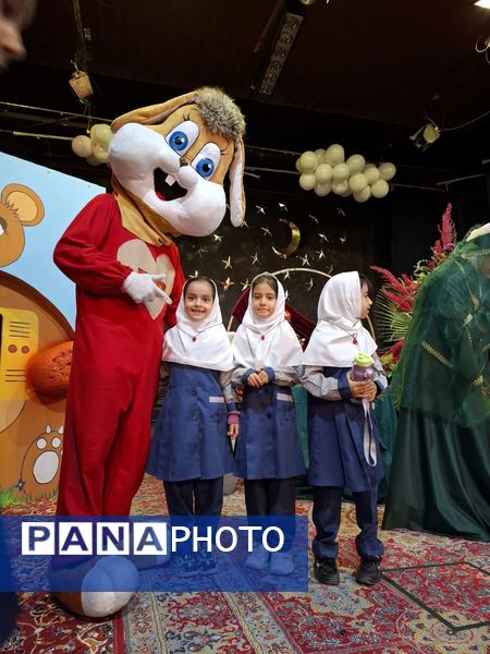 جشن یلدا ۱۴۰۴ در مدرسه ۱۷ شهریور شهرستان بجنورد 