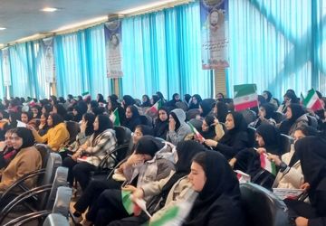 آغاز فجر با زنگ انقلاب در مدرسه حضرت زینب (س)