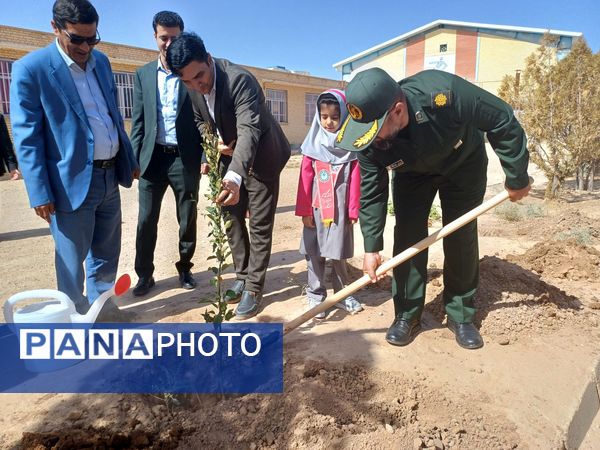 نهال‌های مهر در خاک دبستان ام‌السلمه جاجرم