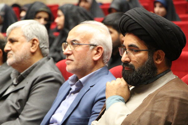 رونمایی از مستند علی نفتی دفاع مقدس در یزد