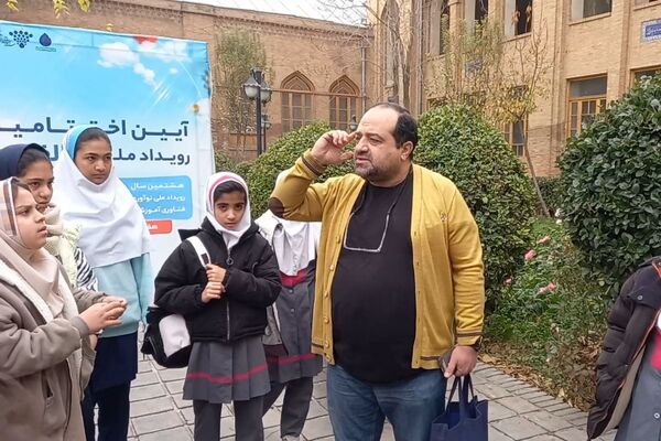 بازدید دانش‌آموزان دبستان صدیقی از آیین اختتامیه رویداد ملی دارالفنون