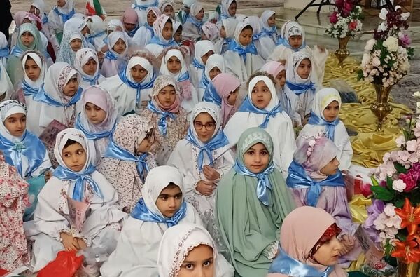 جشن تکلیف 3 هزار نفری دختران در حرم حضرت معصومه(س)