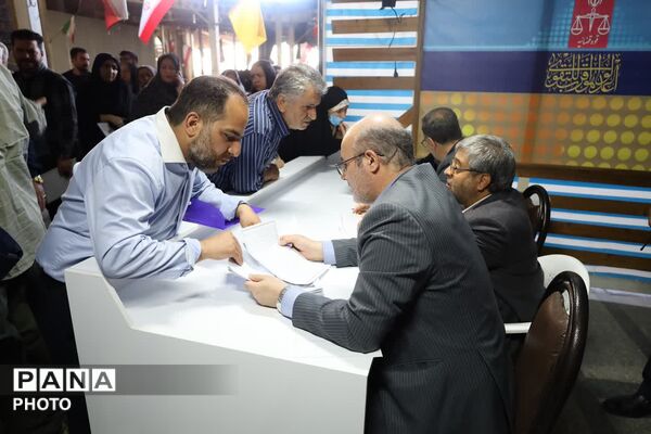 نمازجمعه همدان مانند همیشه میزبان میز خدمت دادگستری استان