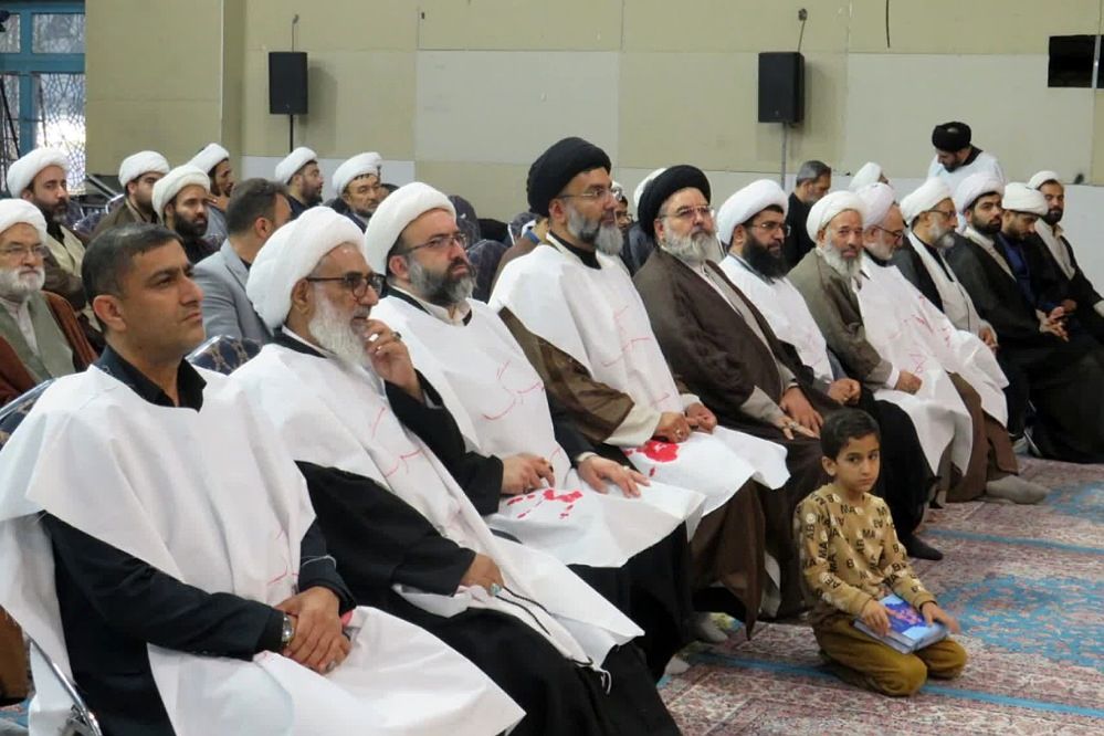  پیشوا در شب وداع؛ عالمان دینی و مسئولان با امام خویش پیمان دوباره بستند