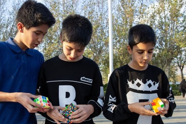 هر دانش‌آموزان باید یک بازی فکری را بیاموزد
