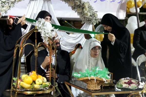 شب هشتادم، روایت عشقی خارج از قاب پیوند دو دل در میان خروش خیابان‌ها