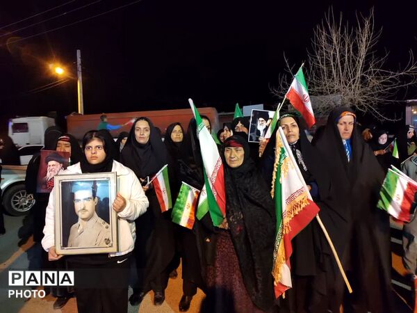 حضور گسترده فرهنگیان و دانش‌آموزان پیشتاز بیرانوند در چهل و سومین اجتماعات شبانه مردم