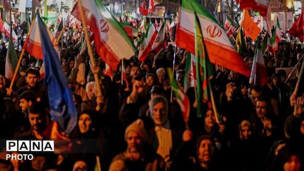 سی‌امین شب تجدید بیعت مردم فردیس با رهبر مظلومان در آستانه ادامه راه شهدا