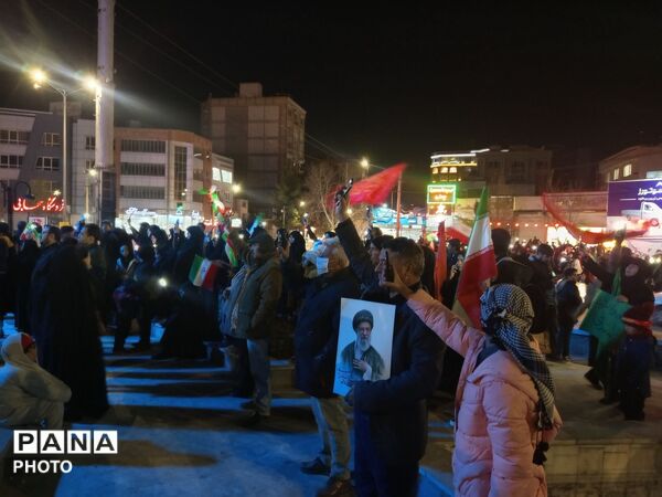 تجمع مردم بصیر نیشابور در شب هفتم شهادت رهبر انقلاب
