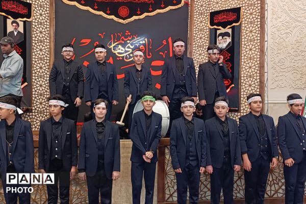 نوجوانان عاشورایی در حرم شاهچراغ(ع) - 1