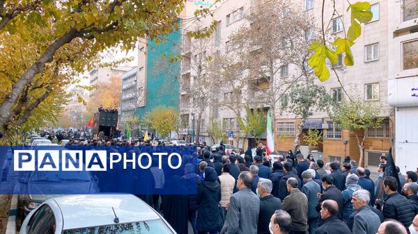 شکوه حضور فرهنگیان مناطق تهران در تشییع شهید گمنام