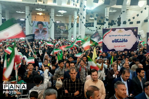 بیتاب میناب در حرم مطهر شاهچراغ (ع) - 1