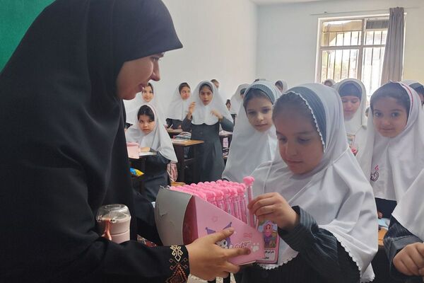 حضور پرشور دختران و پسران شهریار در روز استکبار ستیزی