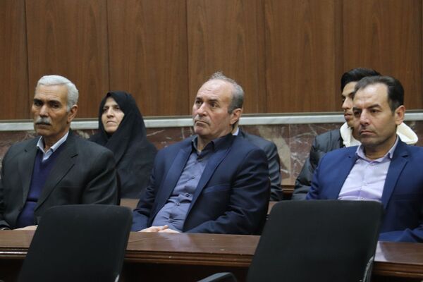 رونمایی کتاب «سه کبوتر حدادان» دانش‌آموز تبریزی