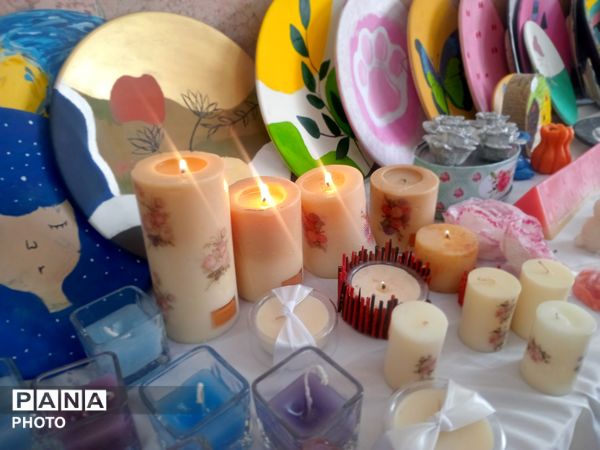 نمایشگاه کار و فناوری در دبیرستان نشاط بهارستان‌دو