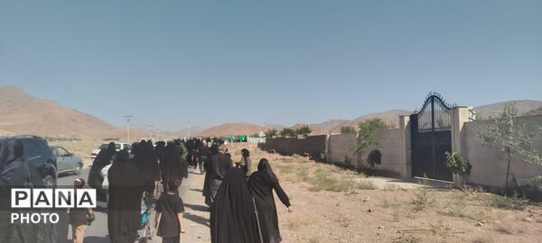 قدم هایی که در دهستان نصرآباد با عشق برداشته می‌شوند