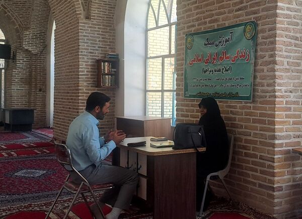 میز خدمت ادارات نیشابور پیش از نماز جمعه 