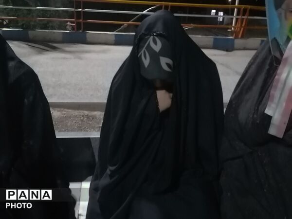 اجتماع مردم در سوگ رهبر شهید دربلوار شهدای شهر بار