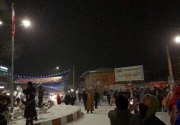 بانگ الله اکبر و نور افشانی در شهر راز