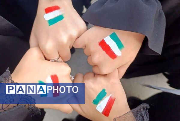 ۲۲ بهمن  صحنه حضور مردم؛ از کودکان پرشمار تا روایت‌های میانسالان