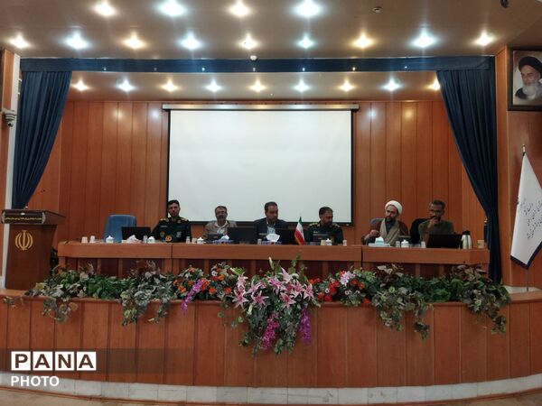 نشست صمیمی فرماندار نیشابور با خبرنگاران