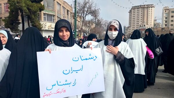 حضور پر شور مردم مشهد در راهپیمایی ۲۲ بهمن