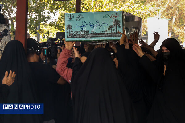 تشییع پیکر مطهر ۱۰۰ شهید گمنام