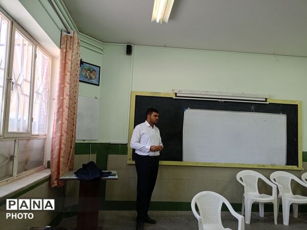 ادامه فعالیت پروژه مهر در دبیرستان نمونه شهید آیت‌الله خامنه‌ای 