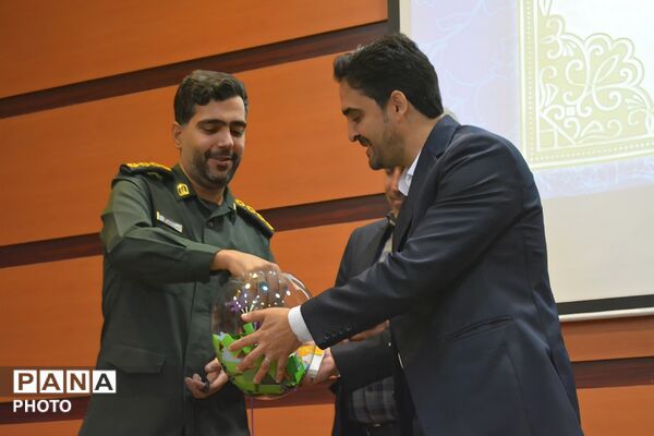 نشست معاونان و مربیان پرورشی و روحانیون طرح امین در بهارستان دو