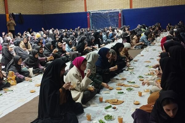 مراسم افطار و جشن ویژه در مدارس پیشوا