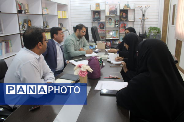 جلسه برنامه‌ریزی اداره امور تربیتی، مشاوره و مراقبت در برابر آسیب‌های اجتماعی آموزش و پرورش استان بوشهر 