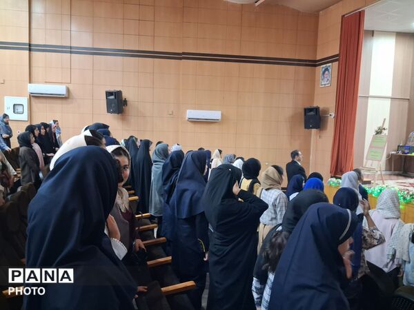 همایش مشاوره انگیزشی و آمادگی برای آزمون های مدارس برتر ویژه دانش آموزان پایه هشتم و نهم دبیرستان وکیلی۱۰